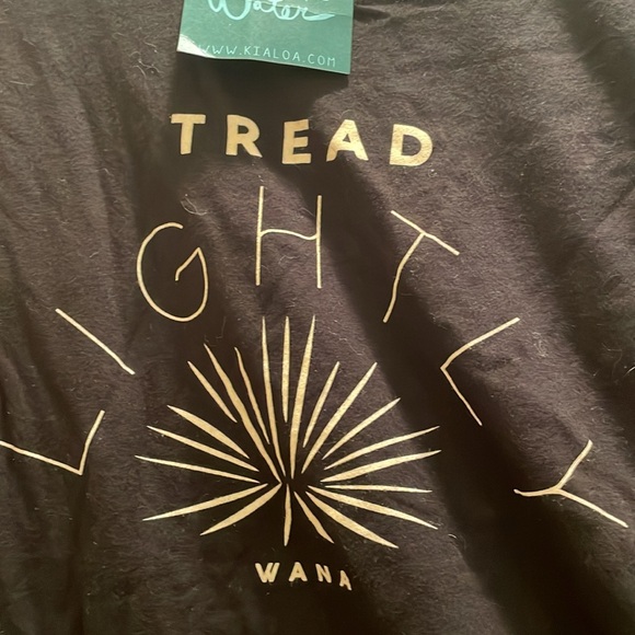 Kialoa T-shirt, black with tread lightly on front.Hawaiian paddling brand. - Picture 2 of 7